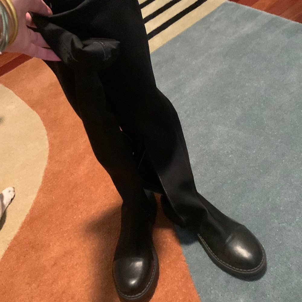 Knee high stretchy boots